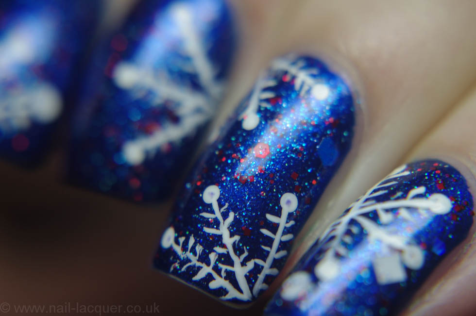 snowflake-nail-art
